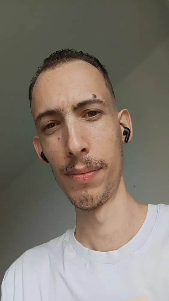 Billy - Plan cul à Lettret Profil de Billy, 23 ans, Plan cul à Lettret (Hautes-Alpes)