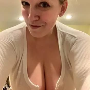 Profil de Lucy, 30 ans, Plan cul à Sainte-Anne (Guadeloupe)