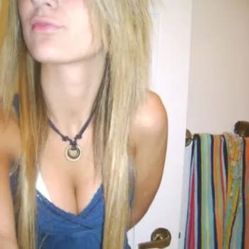 Profil de Emmanuelle, 25 ans, Plan cul à LaGarenne-Colombes (Hauts-de-Seine)