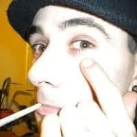 Oliver - Plan cul à Bezange-la-Petite Profil de Oliver, 23 ans, Plan cul à Bezange-la-Petite (Moselle)