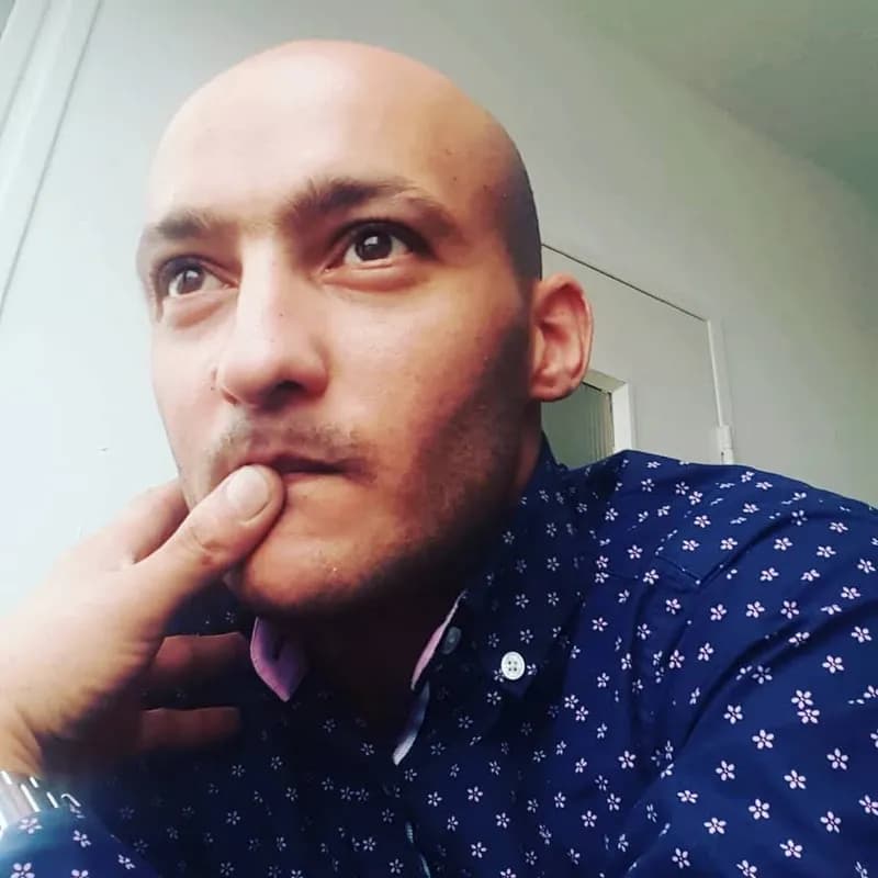 Shayan - Plan cul à Chevrières Profil de Shayan, 21 ans, Plan cul à Chevrières (Oise)