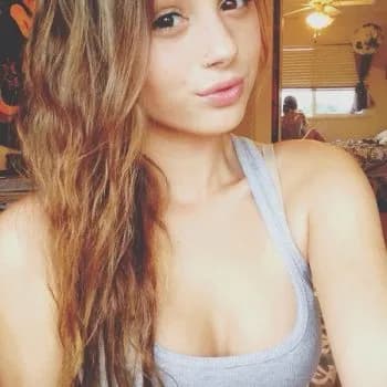 Irina - Plan cul à Molompize Profil de Irina, 33 ans, Plan cul à Molompize (Cantal)