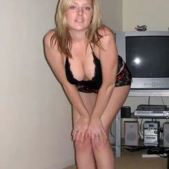 Profil de Clara, 18 ans, Plan cul à Prédefin (Pas-de-Calais)