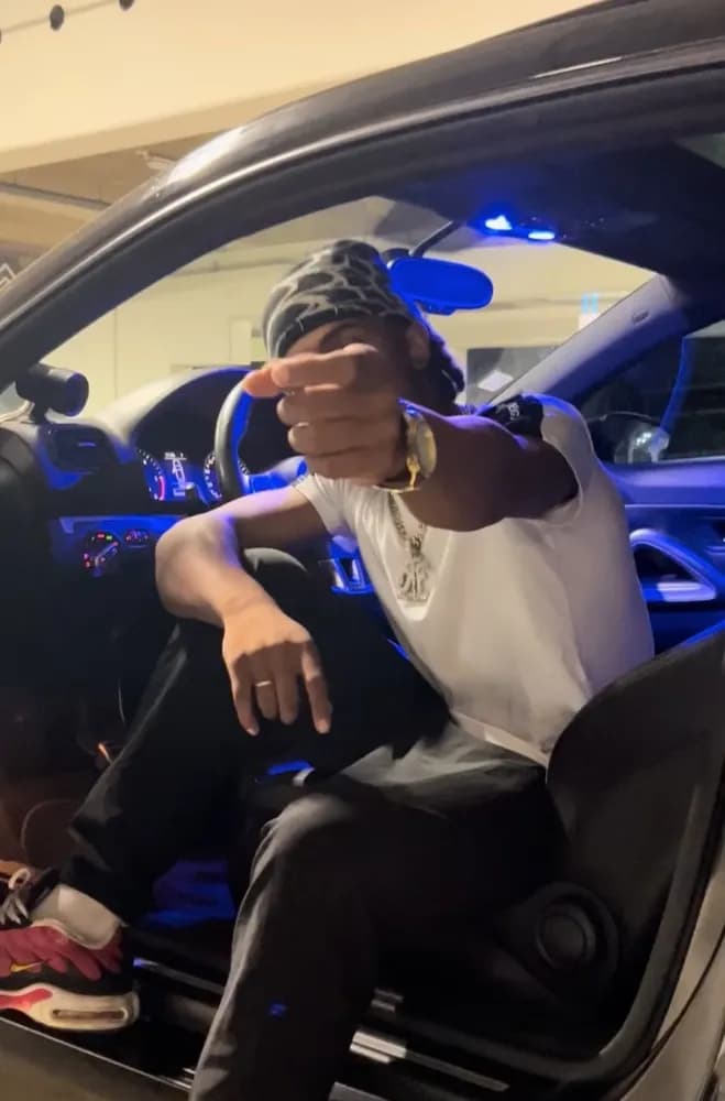 Quentin - Plan cul à Fourneaux Profil de Quentin, 19 ans, Plan cul à Fourneaux (Loire)