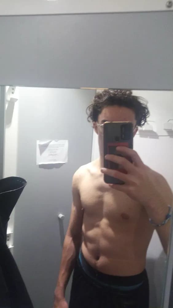 Profil de Kiyan, 22 ans, Plan cul à Landerneau (Finistère)