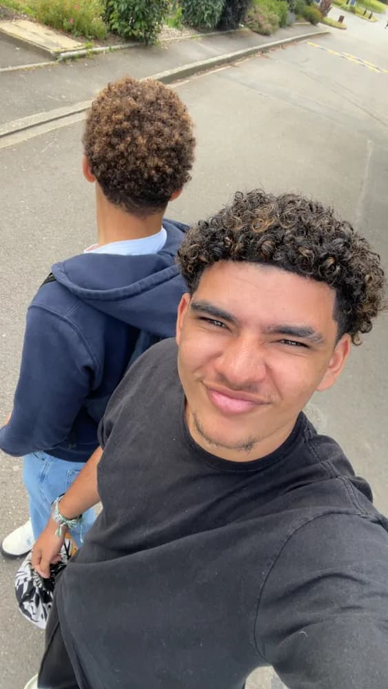 Profil de Arthus, 19 ans, Plan cul à Blye (Jura)