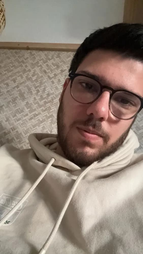 Awen - Plan cul à LaBruffière Profil de Awen, 21 ans, Plan cul à LaBruffière (Vendée)