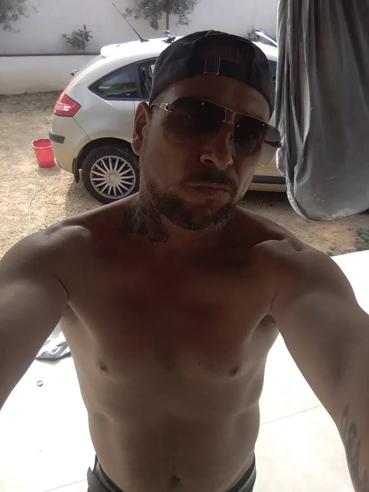 Profil de Naël, 32 ans, Plan cul à Vouzan (Charente)