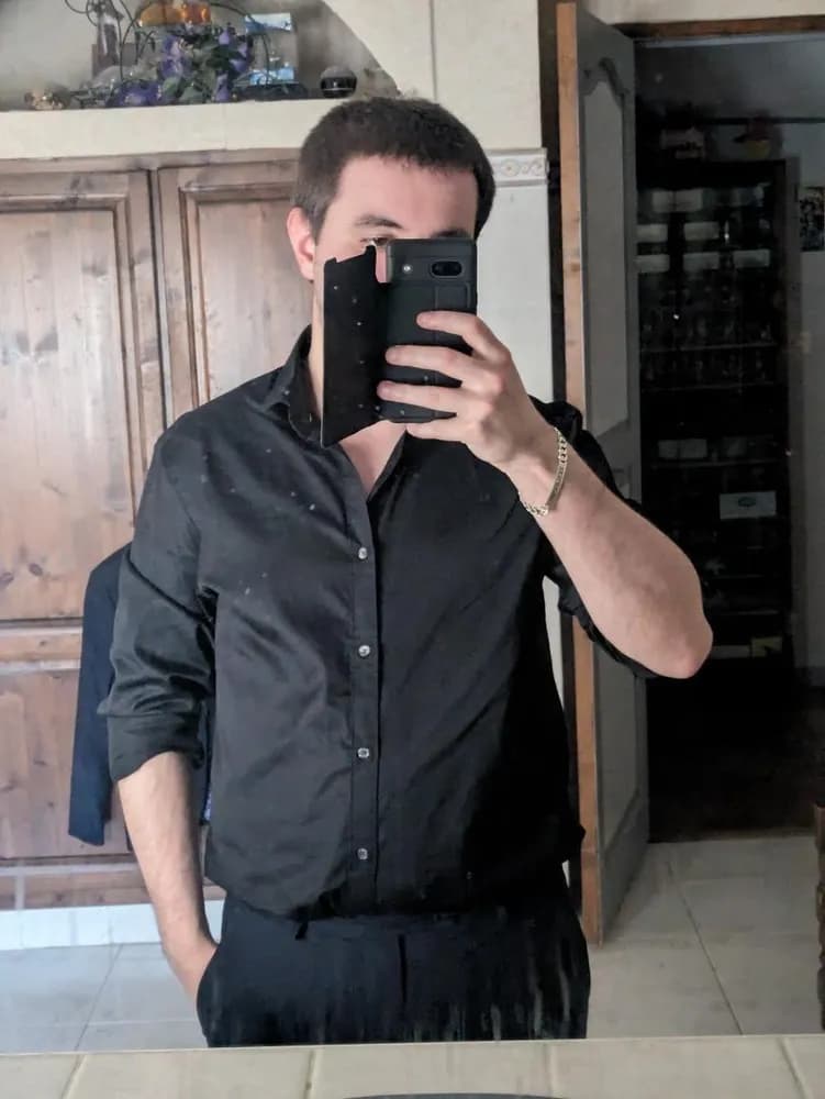 Haris - Plan cul à Perrex Profil de Haris, 22 ans, Plan cul à Perrex (Ain)