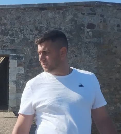 Profil de Djulian, 19 ans, Plan cul à Assignan (Hérault)