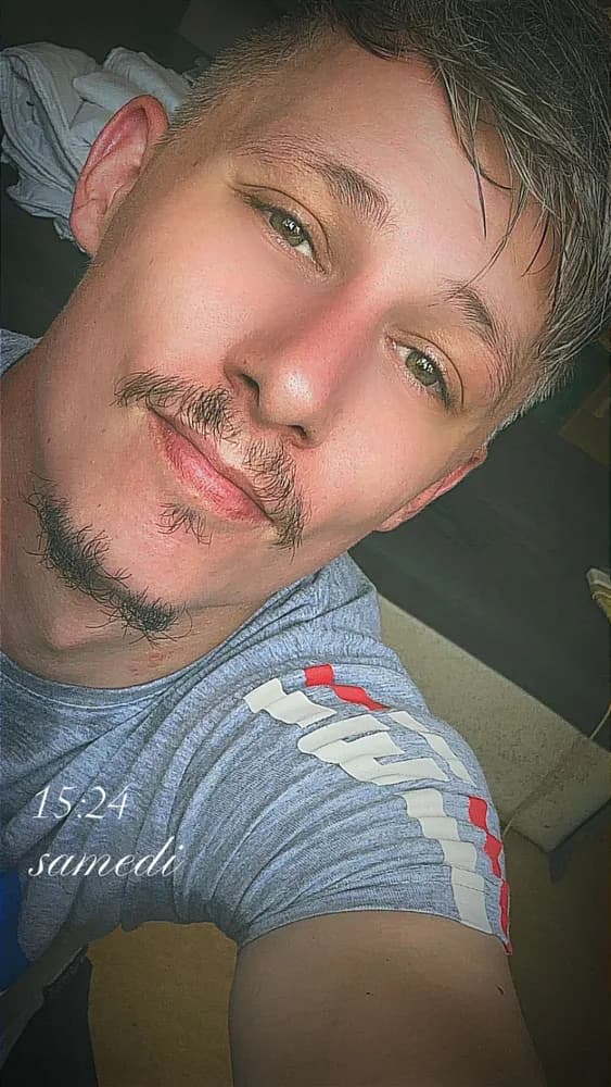 Profil de Max, 20 ans, Plan cul à Plourhan (Côtes-d'Armor)