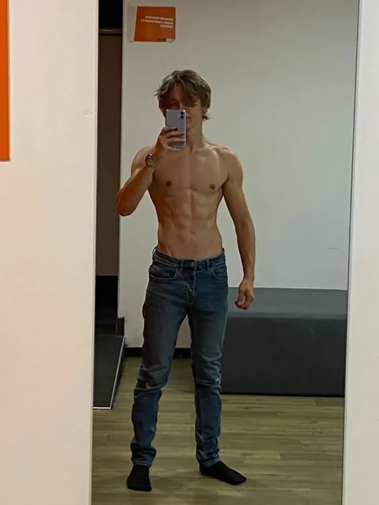 Profil de Abdelkader, 20 ans, Plan cul à Bessac (Charente)