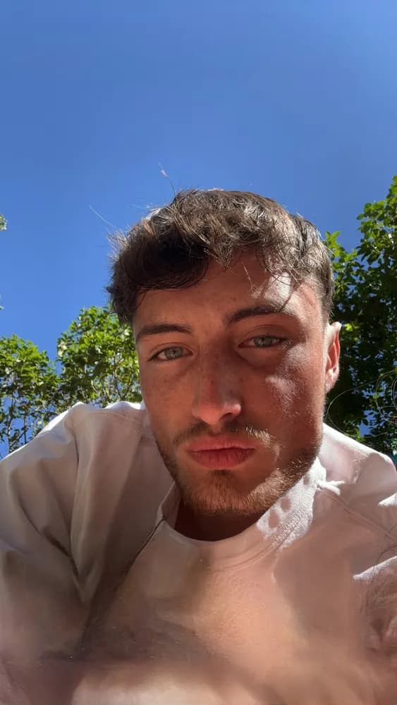 Mourad - Plan cul à Ternay Profil de Mourad, 20 ans, Plan cul à Ternay (Rhône)