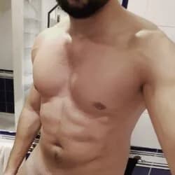 Profil de Youcef, 28 ans, Plan cul à Gilhoc-sur-Ormèze (Ardèche)