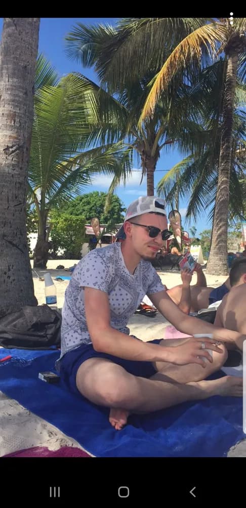 Profil de Edwin, 21 ans, Plan cul à Sévry (Cher)