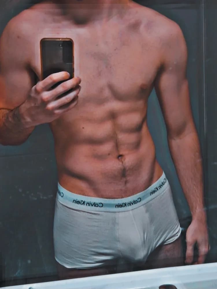 Aurélien - Plan cul à Arvigna Profil de Aurélien, 25 ans, Plan cul à Arvigna (Ariège)