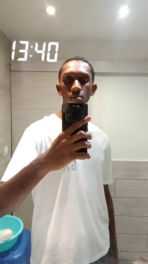 Profil de Badr, 24 ans, Plan cul à Trévoux (Ain)