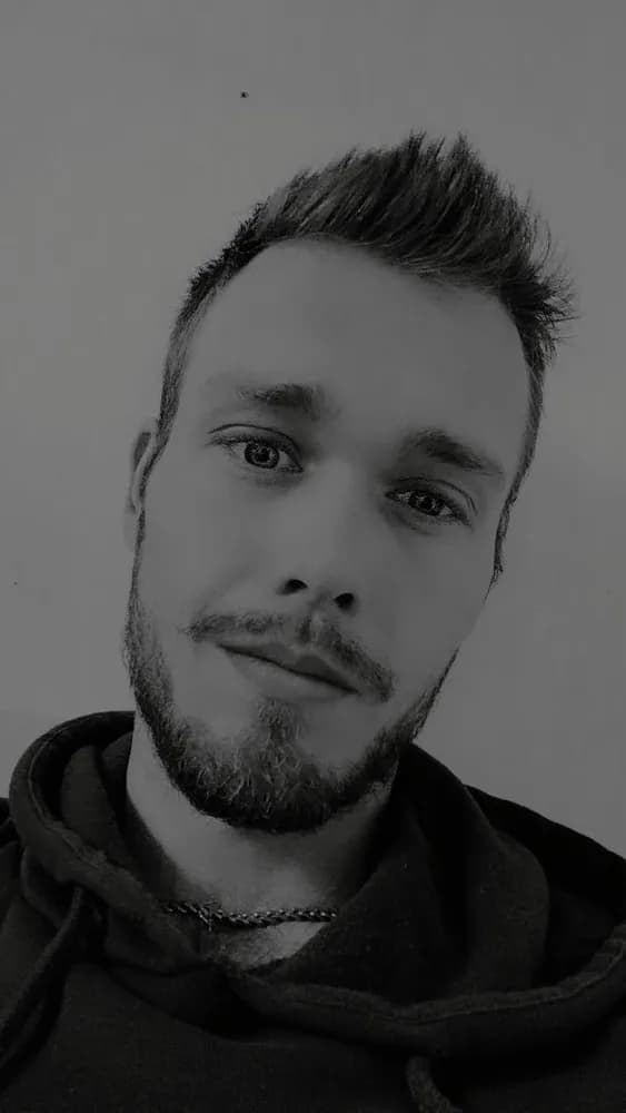 Profil de Guillaume, 23 ans, Plan cul à Bellot (Seine-et-Marne)