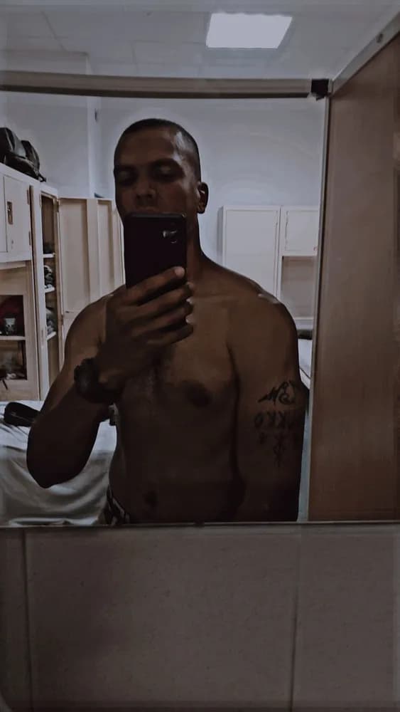 Profil de Yacine, 19 ans, Plan cul à LaGarde (Var)