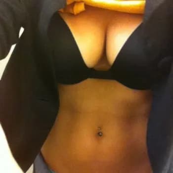 Profil de Cassandra, 32 ans, Plan cul à Saint-Avit (Charente)