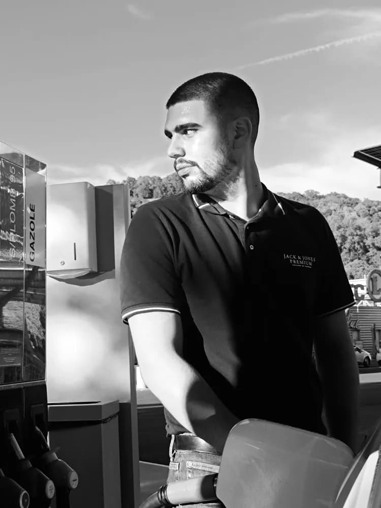 Profil de Fahim, 29 ans, Plan cul à Franey (Doubs)