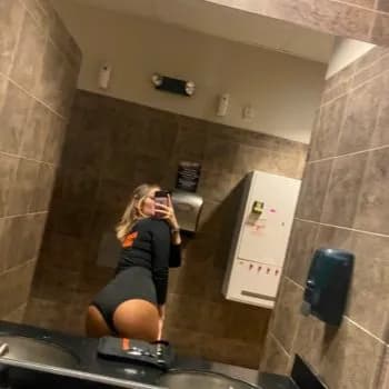 Paolina - Plan cul à Bueil-en-Touraine Profil de Paolina, 18 ans, Plan cul à Bueil-en-Touraine (Indre-et-Loire)