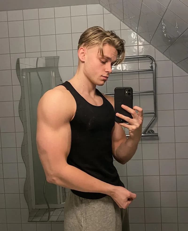 Idrissa - Plan cul à Jas Profil de Idrissa, 25 ans, Plan cul à Jas (Loire)