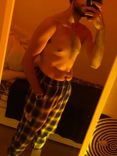 Yamine - Plan cul à Chaussan Profil de Yamine, 34 ans, Plan cul à Chaussan (Rhône)