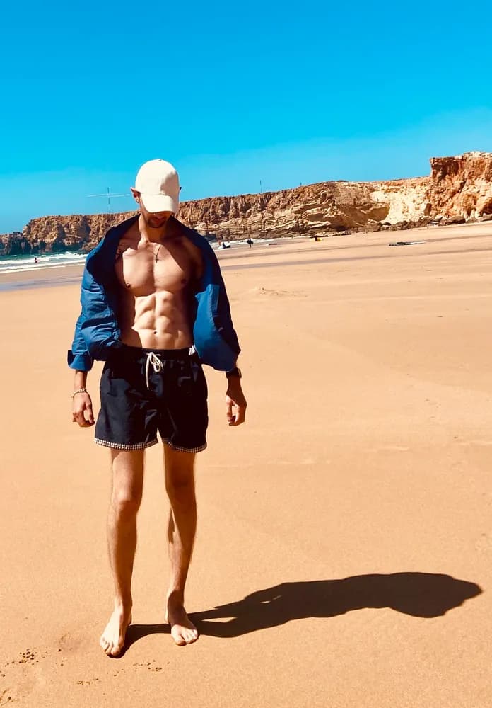 Azad - Plan cul à Contrevoz Profil de Azad, 25 ans, Plan cul à Contrevoz (Ain)