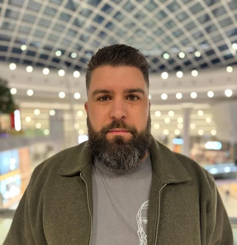 Warren - Plan cul à Chouilly Profil de Warren, 31 ans, Plan cul à Chouilly (Marne)