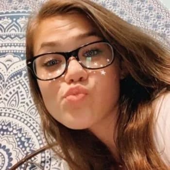 Kelya - Plan cul à Oust Profil de Kelya, 20 ans, Plan cul à Oust (Ariège)