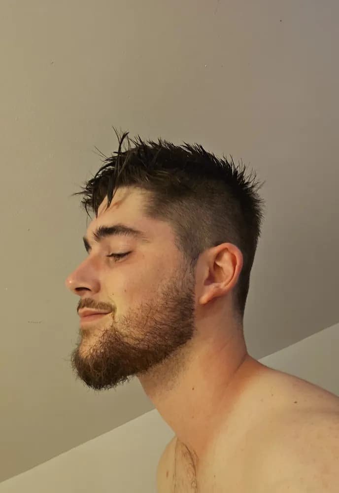 Luc - Plan cul à Cailla Profil de Luc, 18 ans, Plan cul à Cailla (Aude)