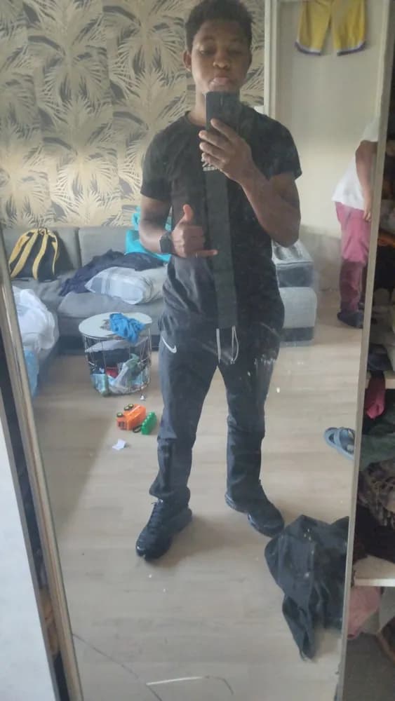 Nao - Plan cul à Arcey Profil de Nao, 19 ans, Plan cul à Arcey (Côte-d'Or)