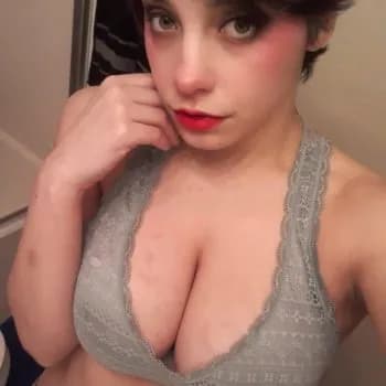 Hayat - Plan cul à Isola Profil de Hayat, 24 ans, Plan cul à Isola (Alpes-Maritimes)