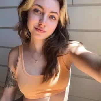 Mélissa - Plan cul à Igé Profil de Mélissa, 21 ans, Plan cul à Igé (Orne)